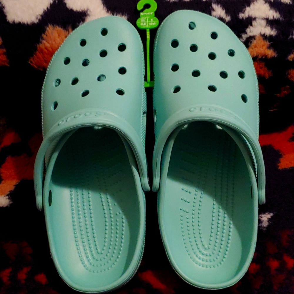 Classic Clog Crocs (blue calcite) NWT
